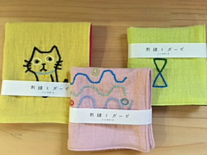 刺繍とガーゼ ハンカチーフ